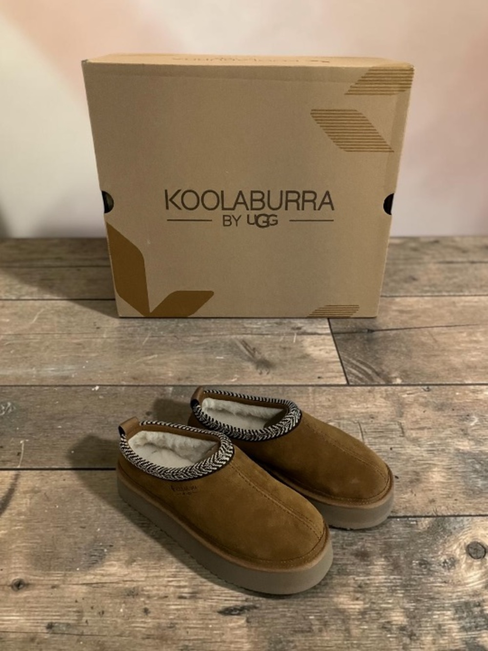 NWB KOOLBARRA BY UGG BURREE PLATFORM CHESTNUT SUEDE CLOGS SLIPPERS TASMAN STYLE